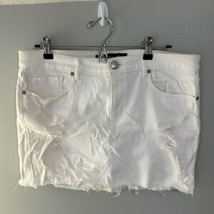 EXPRESS White Denim Distressed Mini Skirt / Size 10